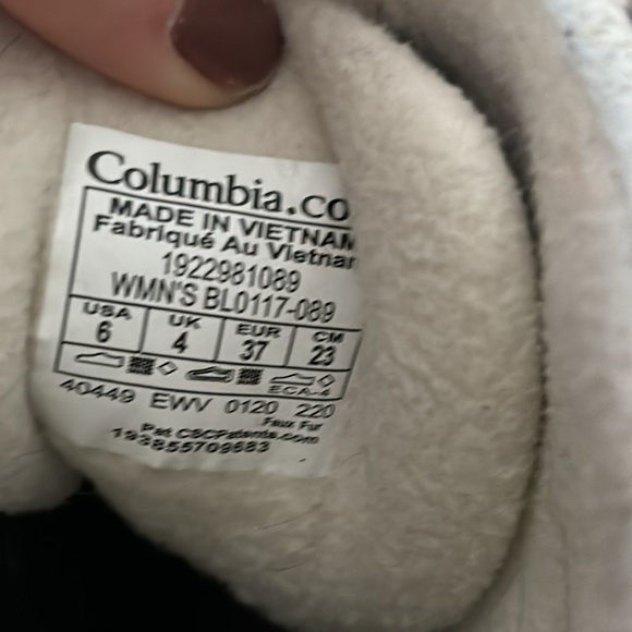 Like New Columbia techlite waterproof snowboots size 6 - Picture 6 of 7